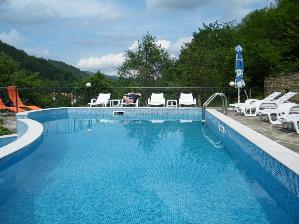 Family Hotel Chiflik Hills Eksteriør bilde